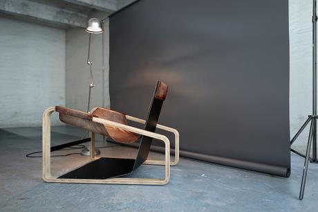 Alone chair bois métal cuir par Zooi Design