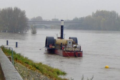 Un bistrot ferme à cause de la crue de la Loire