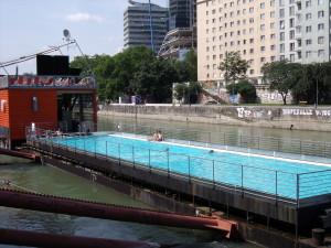 Badeschiff : une piscine dans le fleuve