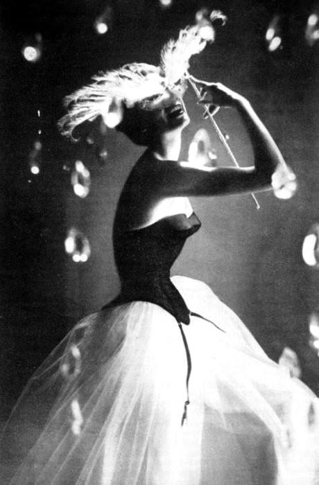 Inspiration glamour : le Merry Widow