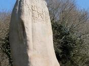 "Menhir" christianisé Saint Uzec (Duzec) Pleumeur-Bodou (22).