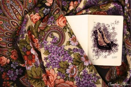 Marquise-Of-Astoria-foulard-2014-enseigne-Comtesse-Sofia-victime-de-son-succès-best-seller-haut-de-gamme-luxe-tendance-visitée-en-vogue