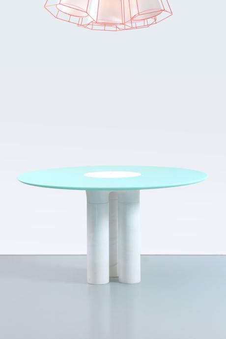 Vesta la table en marbre par Guillaume Delvigne