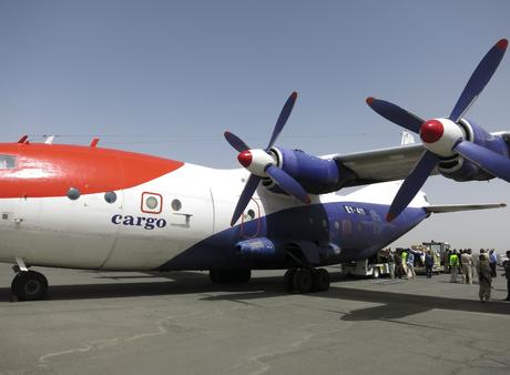 Un avion cargo affrêté par le CICR s'est posé aujourd'hui à Sanaa avec plus de 16 tonnes de médicaments et de matériel médico-chirurgicaux. Photo : Marie-Claire Feghali - CICR