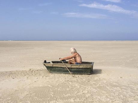 Photo Carla Veermend ; Sisyphe sur le sable ?