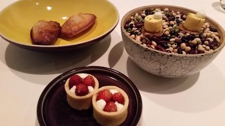 Madeleines, tartelettes fraise des bois et mignardise nougatine 