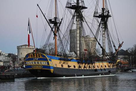 L'Hermione, réplique du navire qui emmena La Fayette vers l'Amérique, le 22 février 2015 dans le port de La Rochelle 