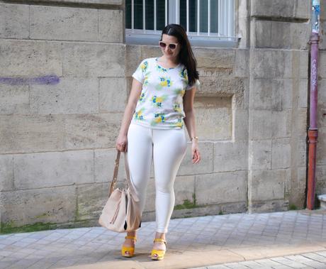 Look pantalon blanc