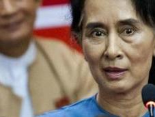 Aung prête appeler boycott général élections 2015 gouvernement interdit devenir Présidente.
