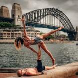 Des postures de Yoga dans les plus beaux endroits du monde