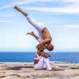 Des postures de Yoga dans les plus beaux endroits du monde