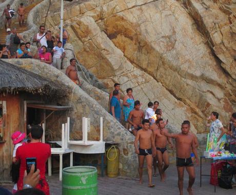 Arrivée des plongeurs Acapulco