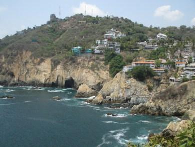 Côte escarpée de Acapulco