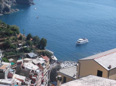 Le bateau qui fait la liaison entre les villages