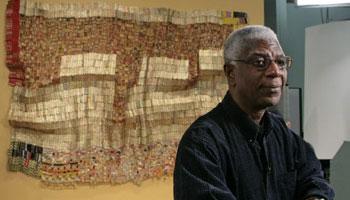 El Anatsui reçoit un lion d'or à la Biennale d'Art de Venise