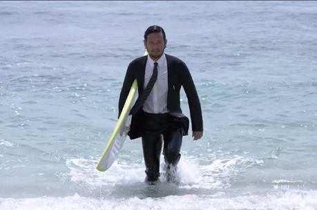True Wetsuit: La solution pour surfer en costume