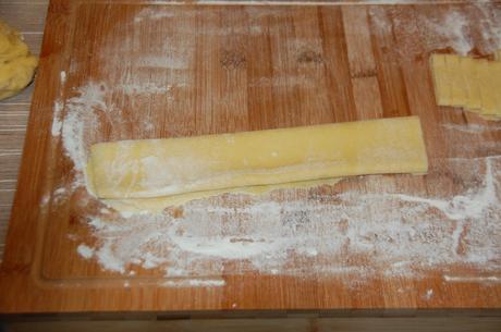 Pâte prête à être découper en tagliatelles