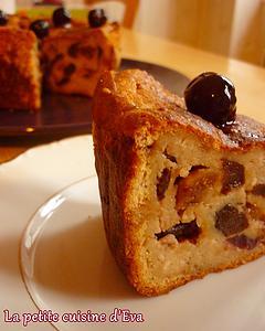 Pudding brioche, cerises Amarena et fruits secs