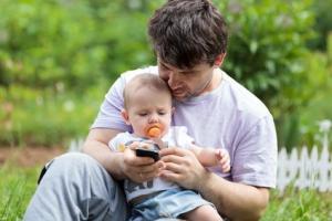 SÉCURITÉ: Et si on fermait le smartphone quand on garde un enfant? – PAS