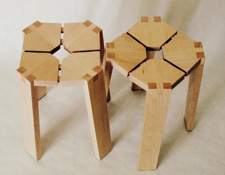 Un petit tabouret par Boris Beaulant