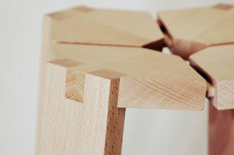 Un petit tabouret par Boris Beaulant