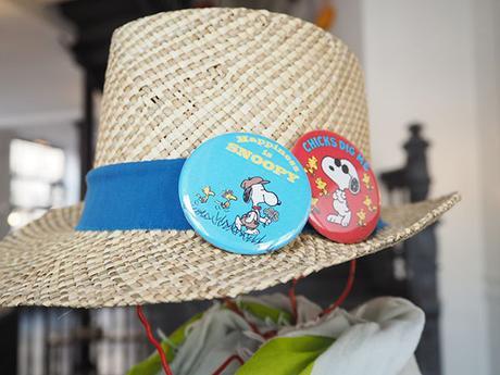 bonton-happiness-is-snoopy