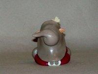 Boite à dragée avec bébé elfe et son doudou en porcelaine froide