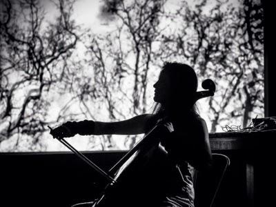 Jamais il ne voudra rompre le charme du grand labyrinthe