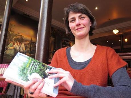 Paris, début mars. Anaïs Collet, sociologue vient d’écrire un livre sur la gentrification du Bas-Montreuil et de la Croix-Rousse, à Lyon.