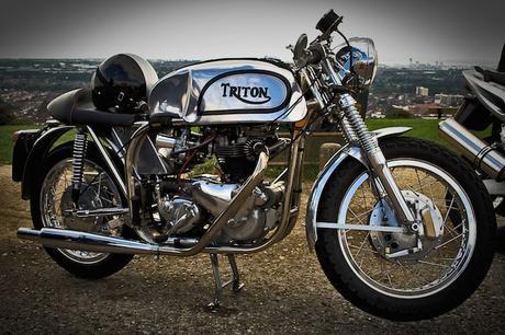 Triton_Norton-Triumph_motorcycle_with_polished_frame_and_tank