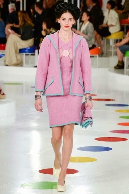 Le défilé Chanel Croisière 2016, Paris - Séoul...