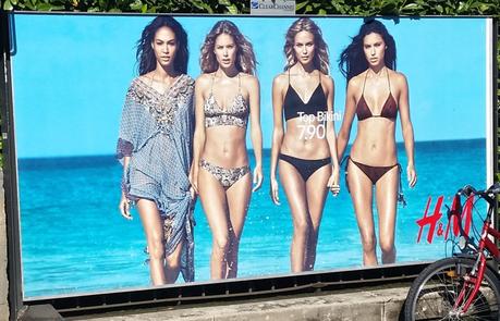 h&m,bikini,bikini top,dans les rues de genève,pub,publicité à genève