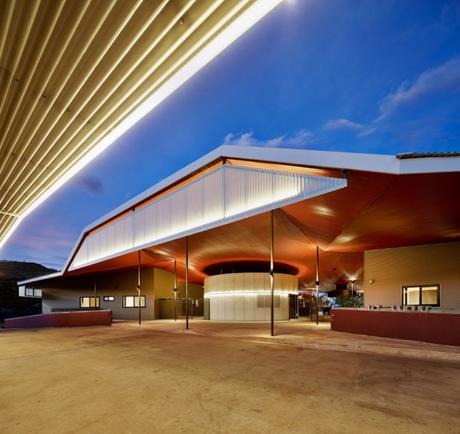 Le nouveau Walumba Elder Care Center, un bâtiment à l'architecture contemporaine pour les Aborigènes de Warmun.