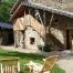  Chambres d'hôtes : Pour un séjour ressourçant et authentique au coeur de la campagne, Les Eydieux propose deux magnifiques suites aménagées dans une ferme des combrailles en Auvergne. 