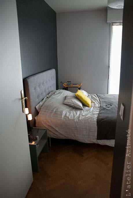 L-atelier-azimute-relooking-chambre-moderne-gris-jaune-10