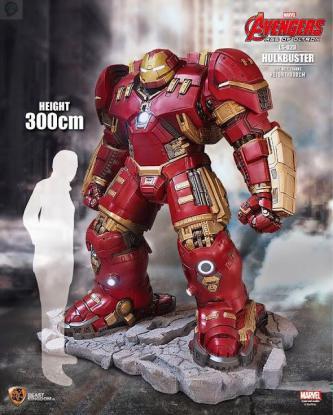 Deux « Figurines » Avengers taille humaine