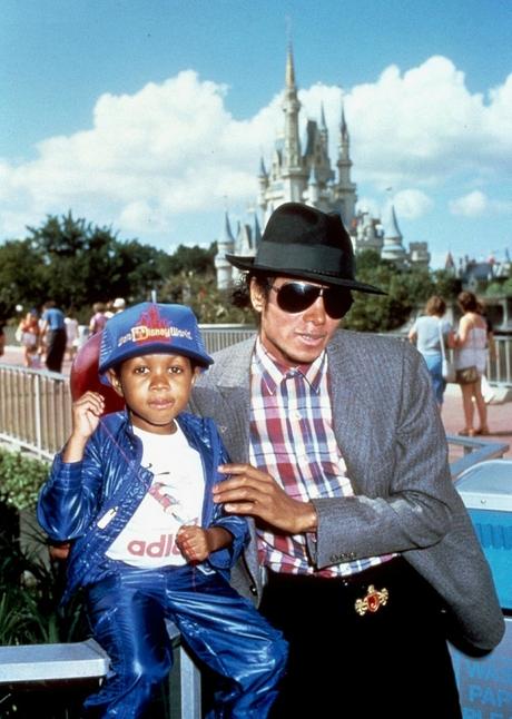 October-1984-Michael-Jackson-and-Emanuel-Lewis-at-Disney-World-michael-jackson-7429388-1260-1771