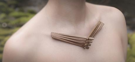 Clavicle Suffix collier bois par Mistforms