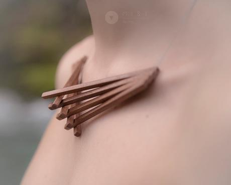 Clavicle Suffix collier bois par Mistforms