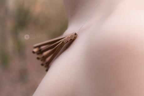 Clavicle Suffix collier bois par Mistforms