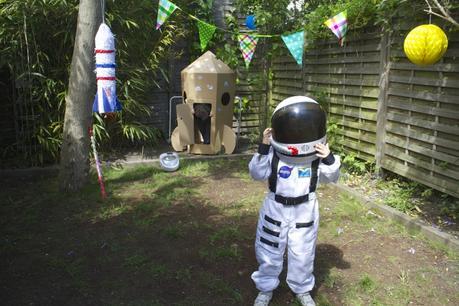 Mon cosmonaute en herbe a eu la tête dans les étoiles pour ses 6 ans (#1 le déguisement) anniversaire thème espace cosmonaute astronaute