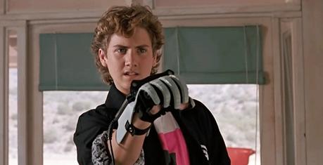 «I love the PowerGlove… It's so bad!» (Image : Universal Pictures).