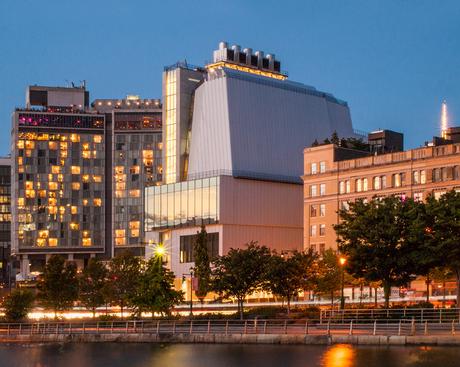 Le nouveau bâtiment du Whitney Museum devant le Standard High Line