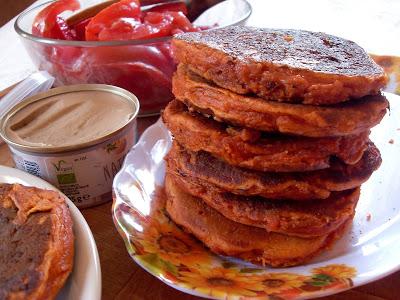 Pancakes, pois chiche tomate et fruits secs (Vegan)