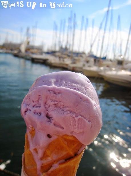 Une bonne glace artisanale sur le Port de Toulon, ça vous dit ?