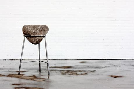 Was the first chair a stone ? chaise pierre par Lucas Munoz