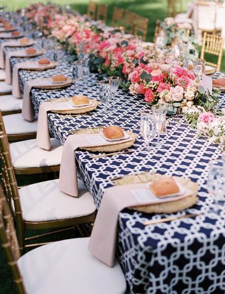 table de reception mariage navy and pink