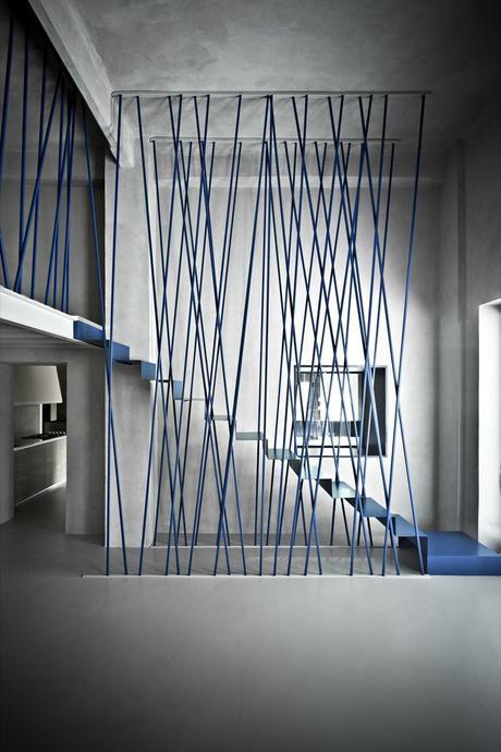 escalier-feuille-metal-cables