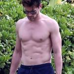 matt-bomer-shirtless-beach-05202015-26-675x900