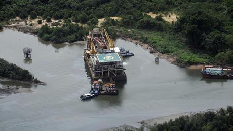 Vue aérienne de la station de pompage Shell dans le delta du Niger en mars 2013.